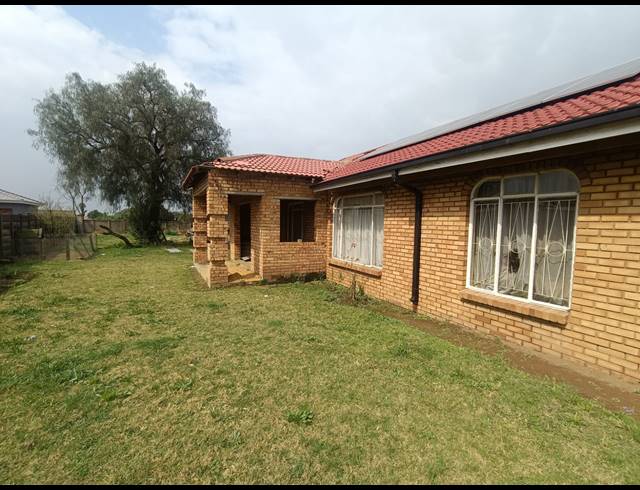 3 BEDROOM HOUSE FOR SALE IN BEDWORTH PARK
